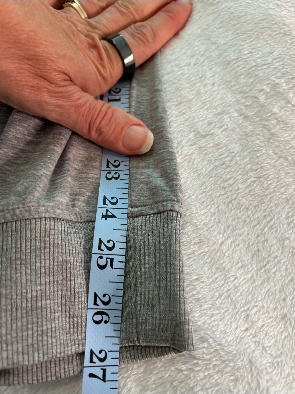 Gapfit women’s gray, soft brushed tech jersey joggers drawstring - Picture 3 of 7